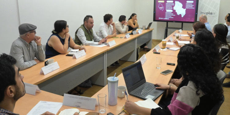 Presentan avances en la actualización de los planes urbanos metropolitanos 