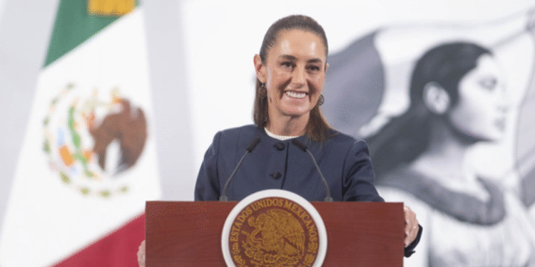 El Fondo de Pensiones del Bienestar establece un régimen solidario para garantizar pensiones justas a maestras y maestros: Presidenta