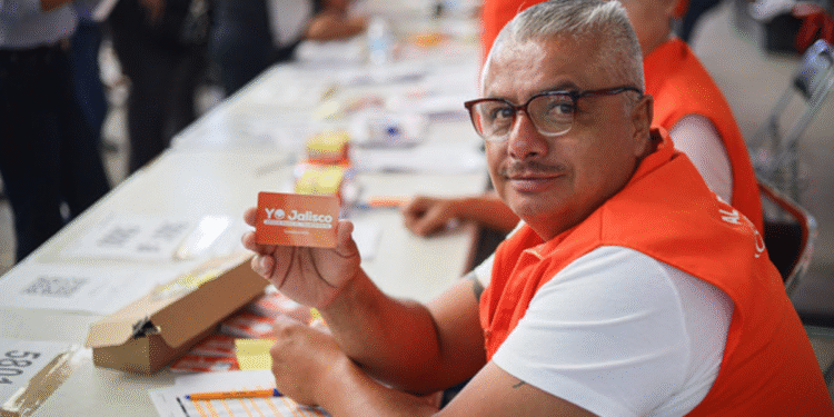 Reciben 5 mil 928 mujeres jefas de familia su tarjeta Yo Jalisco, Apoyo para el Transporte 100%