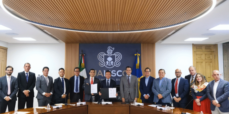 Firman Gobierno de Jalisco y FEMSA convenio para fortalecer la economía, competitividad e inclusión laboral en el estado 