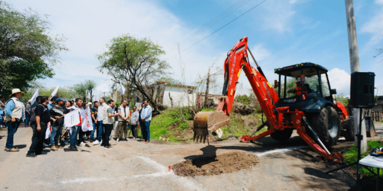 Gerardo Quirino inaugura y arranca obras por más de nueve millones de pesos en Tlajomulco