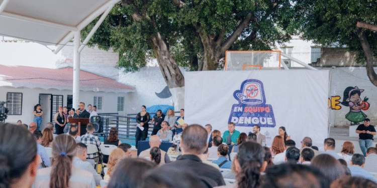 Dan banderazo al Día “D” contra el dengue en San Pedro Tlaquepaque