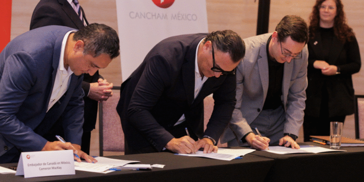 Firman convenio con empresa Solfium para fortalecer energías limpias en Jalisco