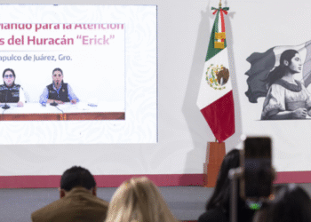 Presidenta llama a habitantes de las costas de Guerrero y Oaxaca a seguir con cautela ante huracán Erick; agradece acatar recomendaciones