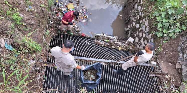 Gobierno de Tlaquepaque continúa con los trabajos de saneamiento por la lluvia de ayer