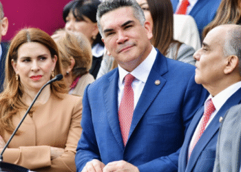 Denuncia Alejandro Moreno falta de medicamentos para niños con cáncer