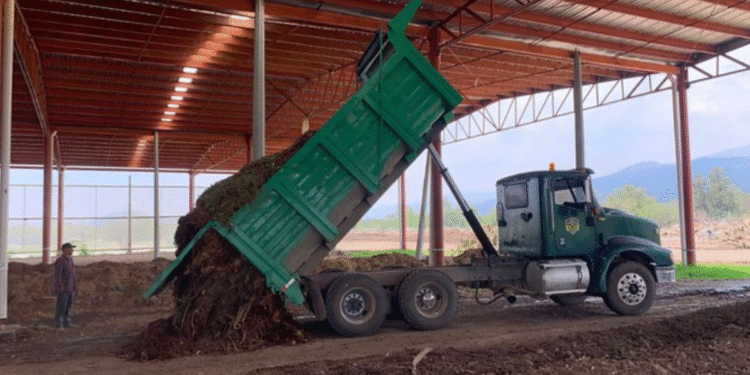 Gobierno de Tlajomulco impulsa su agenda verde con composta orgánica