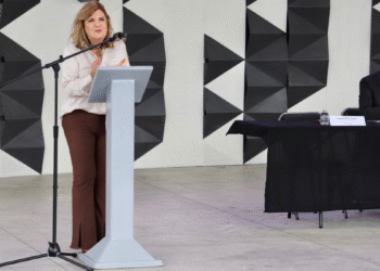 Gobierno de Zapopan entrega cámaras y alarmas a planteles educativos