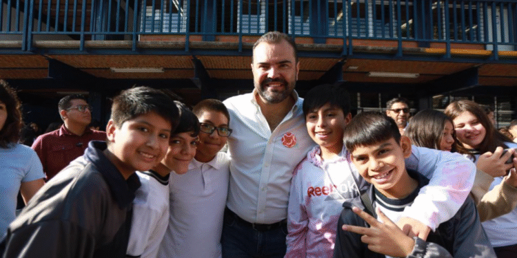 Gerardo Quirino anuncia inversión de más de 16.5 millones de pesos en dos planteles escolares