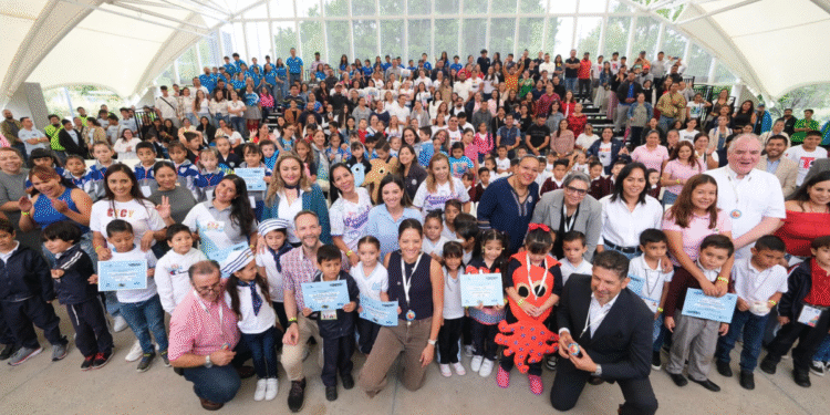 Participan más de 200 estudiantes de educación básica en evento estatal de robótica