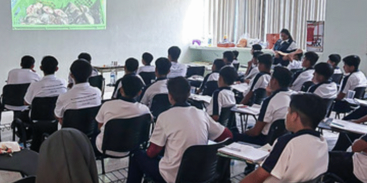Imparte ASICA Jalisco curso de acuacultura en Villa de los Niños