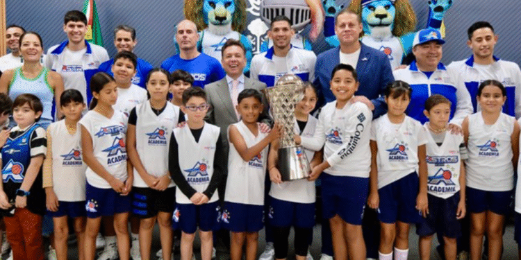 Reconoce Pablo Lemus, Gobernador del Estado, al equipo Astros de Jalisco por su tricampeonato en la Liga CIBACOPA  