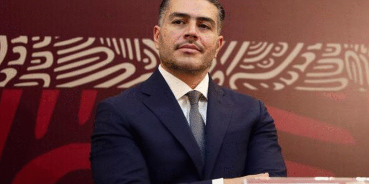 Har­fuch: El se­cre­ta­rio más vis­i­ble y con más fuerza rumbo a la ca­rre­ra pre­si­den­cial