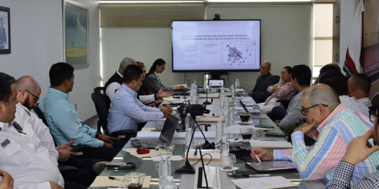 Dialogan autoridades estatales y de UdeG para fortalecer el Operativo Contraflujo en López Mateos 