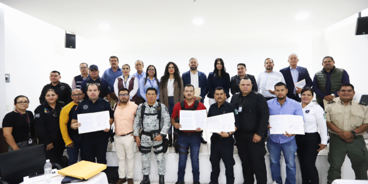 Avanza entrega de convenios de prevención social de la violencia y la delincuencia en regiones Ciénega y Costa Norte