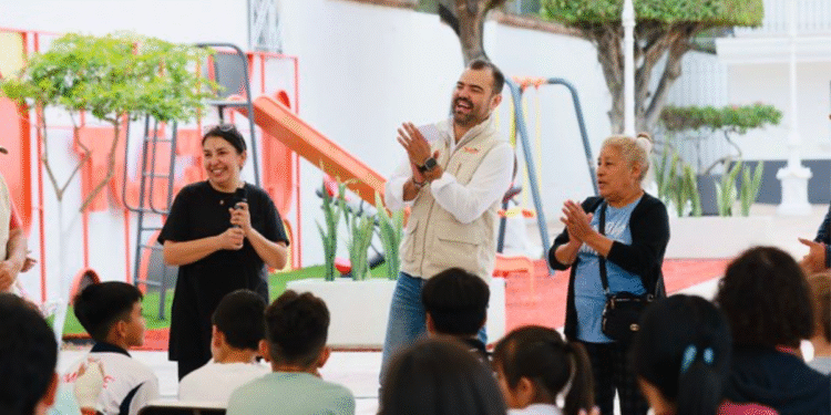 Gerardo Quirino inaugura espacios de convivencia social en Santa Isabel y supervisa avance de obras en La Tijera