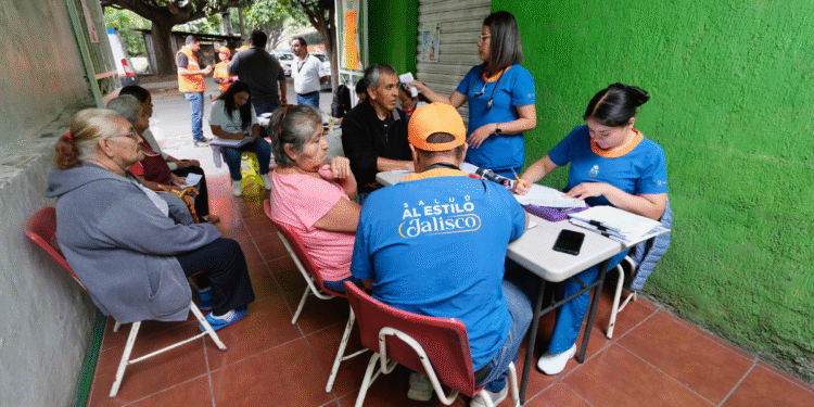 Atiende programa ‘Médicas y Médicos de Jalisco en tu Hogar’ a más de 20 mil personas durante el primer semestre de 2025