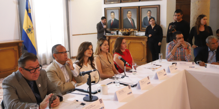 Acuerda Red de Municipios por la Salud Región Centro acciones conjuntas en contra del dengue