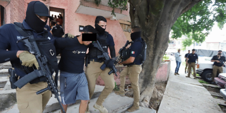 Captura Fiscalía a presunto feminicida