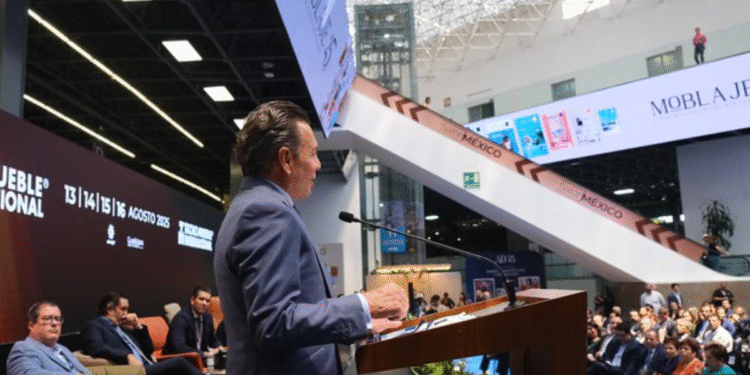 Inaugura Pablo Lemus Navarro, Gobernador de Jalisco, edición de verano de Expo Mueble Internacional 2025