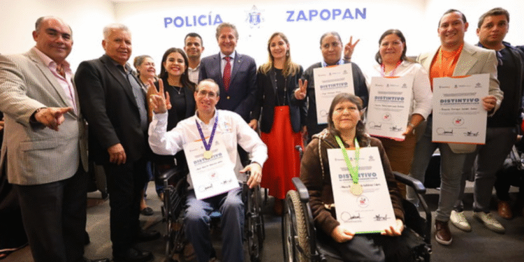 Zapopan reconoce el compromiso comunitario y toma protesta a nuevos Consejos Sociales 2025-2028