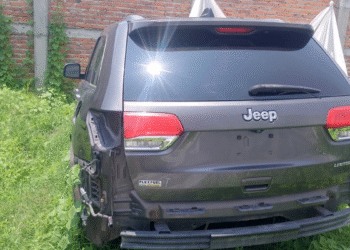 Aseguran policías de Tlajomulco 24 vehículos con reporte de robo en lote abandonado