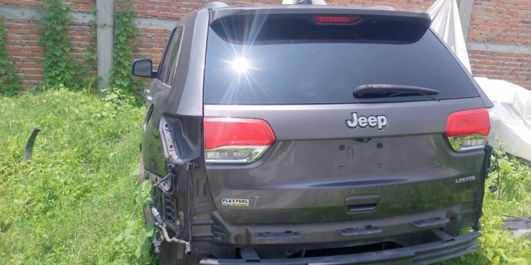 Aseguran policías de Tlajomulco 24 vehículos con reporte de robo en lote abandonado