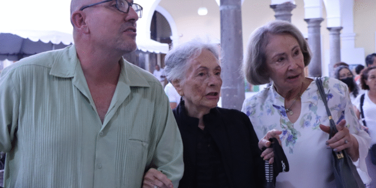 Gobierno de Tlaquepaque rinde homenaje a Consuelo Montero, semillera de Escuela de Artes Plásticas «Ángel Carranza»