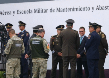 Asiste Pablo Lemus, Gobernador de Jalisco, a Graduación del Colegio del Aire