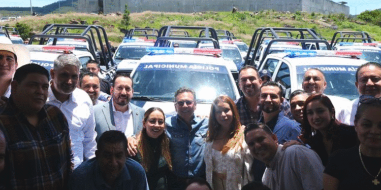 Entrega Pablo Lemus, Gobernador de Jalisco, 56 patrullas a municipios de las regiones Costa Sur, Costa – Sierra Occidental y Sierra de Amula