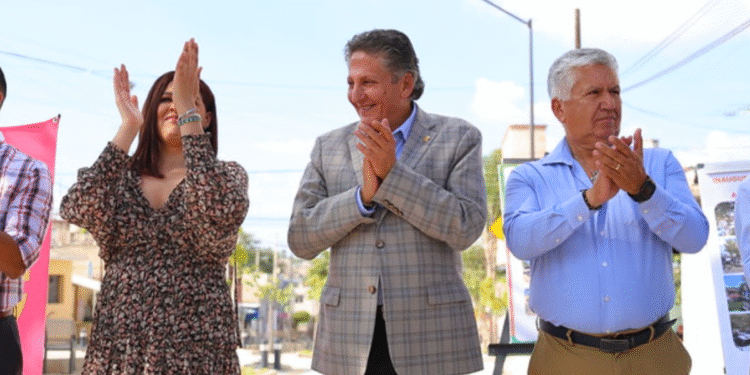 Gobierno de Zapopan entrega nuevas vialidades y Parque Lineal en Arroyo Hondo