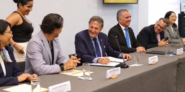 Gobierno de Zapopan y el Tec de Monterrey unen esfuerzos en favor de la educación y la salud