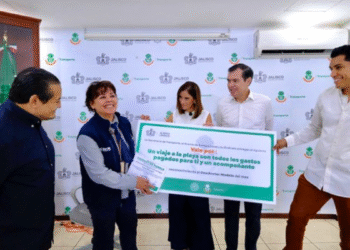Reconocen a María Guadalupe Álvarez Gallegos como Conductora Modelo de junio