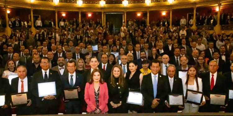 Entrega Gobierno de Jalisco el reconocimiento ‘Profesionista Destacado del Año’ en su edición 2025
