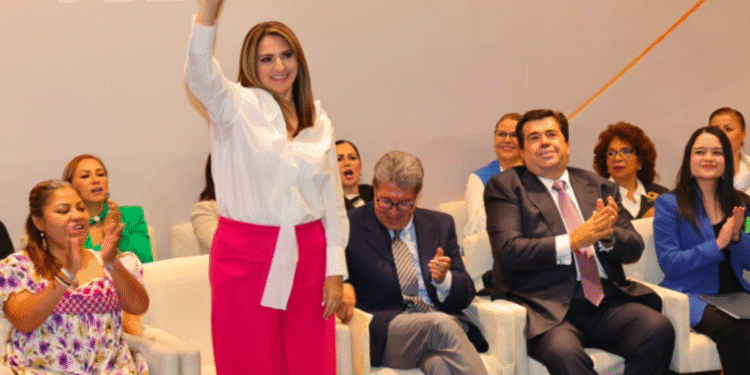 Reconocen lucha laboral de las mujeres en México