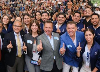 Encabeza Pablo Lemus, Gobernador de Jalisco, entrega de 600 kits de atención integral a niñas, niños y jóvenes con Diabetes tipo 1