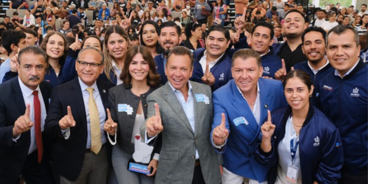 Encabeza Pablo Lemus, Gobernador de Jalisco, entrega de 600 kits de atención integral a niñas, niños y jóvenes con Diabetes tipo 1