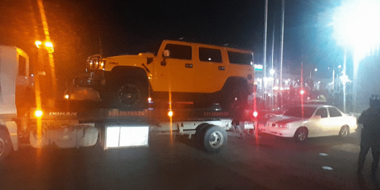 Aseguran 15 vehículos durante operativo contra arrancones en Tonalá