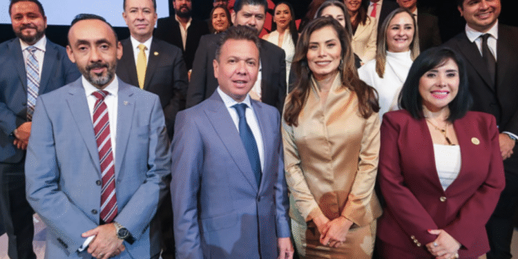 Asiste Pablo Lemus Navarro, Gobernador de Jalisco, a Primer Informe de Gobierno de Verónica Delgadillo García, Presidenta Municipal de Guadalajara