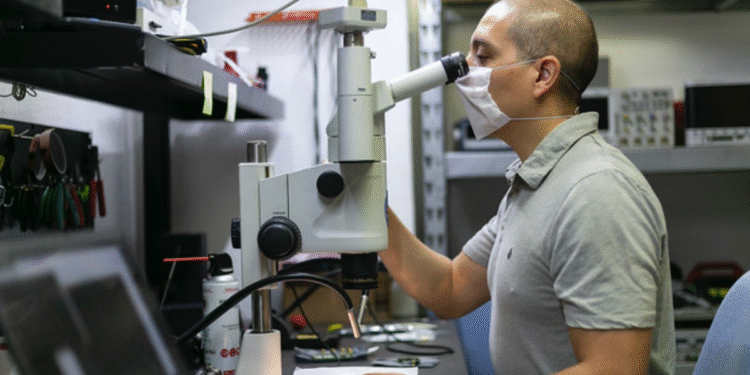 Impulsa SICyT la comercialización de proyector de base científica con la convocatoria ‘De la Ciencia al Mercado’