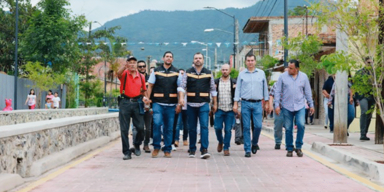 Gerardo Quirino inaugura la renovación integral de la calle Flaviano Ramos