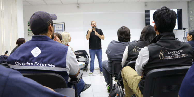 Aplica IJCF uso de cámaras con infrarrojo para recuperación de tatuajes de Personas Fallecidas Sin Identificar