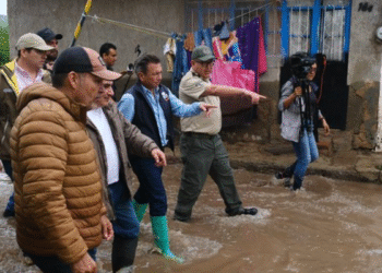 Acude Pablo Lemus Navarro, Gobernador de Jalisco, a brindar respaldo total a personas afectadas por desbordamiento del río El Tajo, en Tototlán