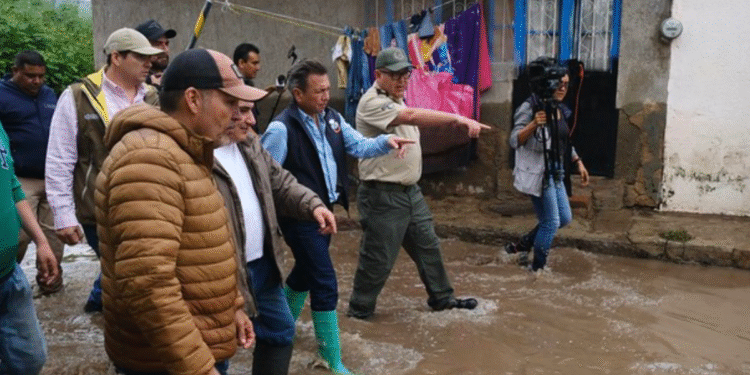 Acude Pablo Lemus Navarro, Gobernador de Jalisco, a brindar respaldo total a personas afectadas por desbordamiento del río El Tajo, en Tototlán