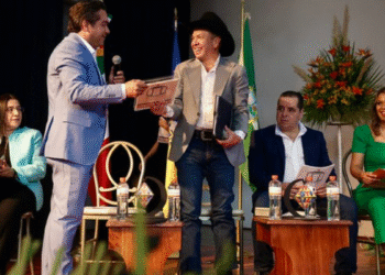 Acompaña Pablo Lemus, Gobernador de Jalisco, a Milton Cárdenas Osorio en el Cuarto Informe de Gobierno al frente de El Grullo