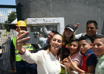 En Edomex, Presidenta Claudia Sheinbaum da banderazo de salida a nuevos trenes de repavimentación
