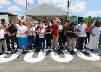 Gerardo Quirino entrega la tercera etapa de rehabilitación de clústers
