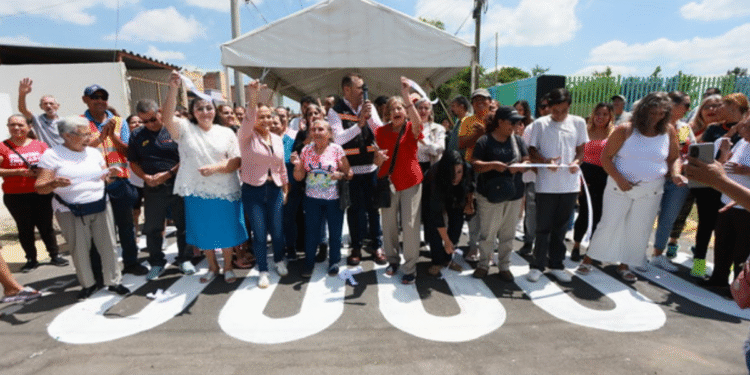 Gerardo Quirino entrega la tercera etapa de rehabilitación de clústers