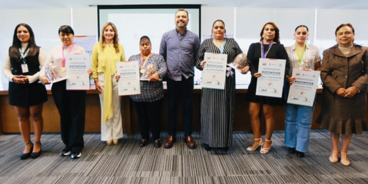 Gobierno de Jalisco reconoce a cinco mujeres de Tlajomulco con el Distintivo al Compromiso Comunitario