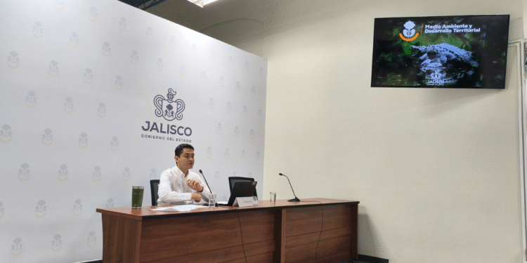 Impulsa SEMADET acciones interinstitucionales para la convivencia responsable con los cocodrilos en las costas de Jalisco